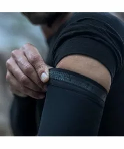 Manguito GOBIK Ligero Térmico Haru Unisex Pitch Black -Bicicletas Ventas manguito gobik ligero termico haru unisex pitch black 2