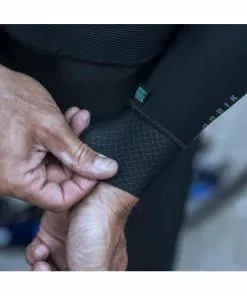 Manguito GOBIK Ligero Térmico Haru Unisex Pitch Black -Bicicletas Ventas manguito gobik ligero termico haru unisex pitch black 3